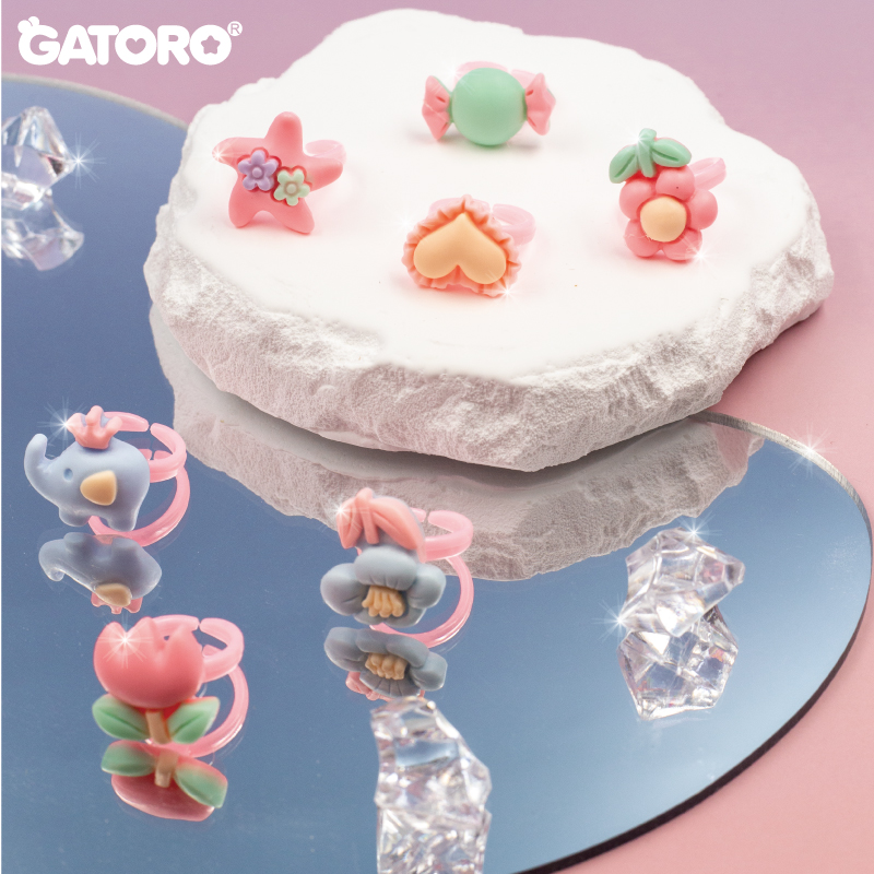 GATORO 8 PCS Cartoon Pattern Resin Ring | Suction Card Set