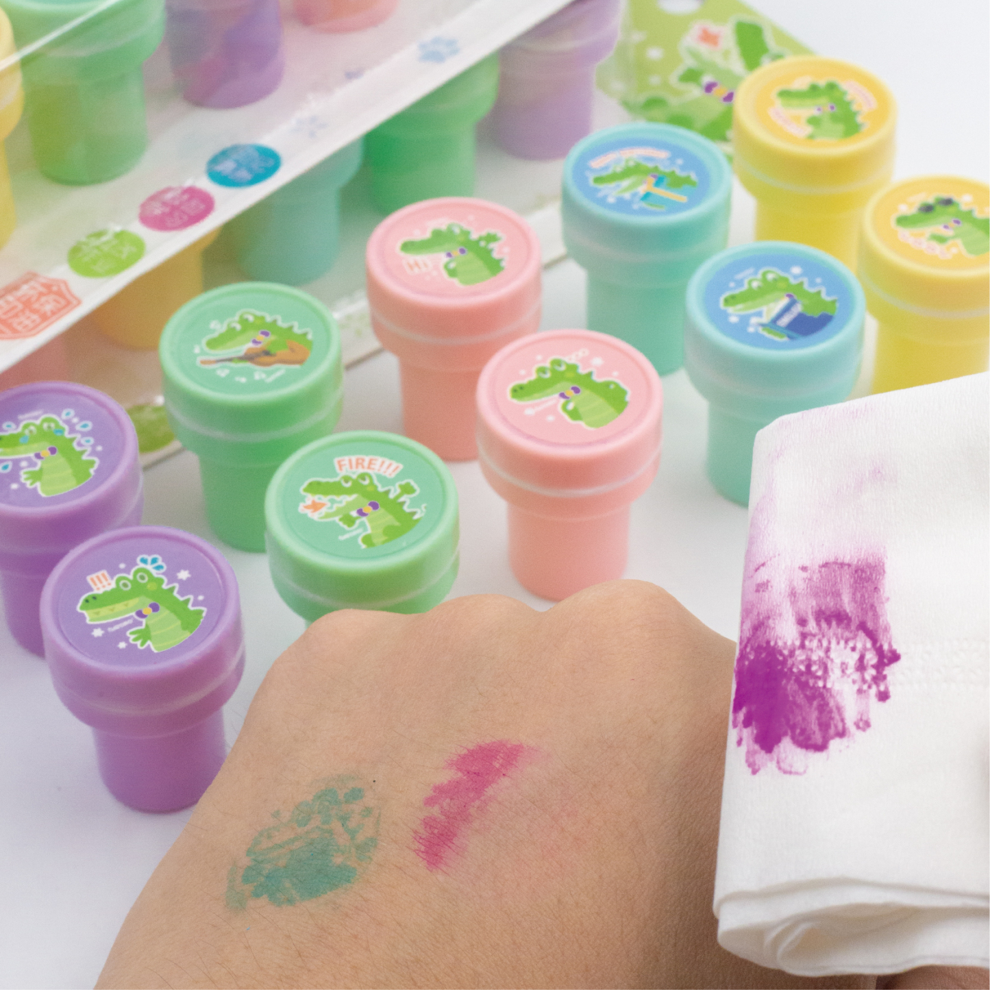 GATORO 10 pcs Cartoon Pattern Stamps | Suction Card Set