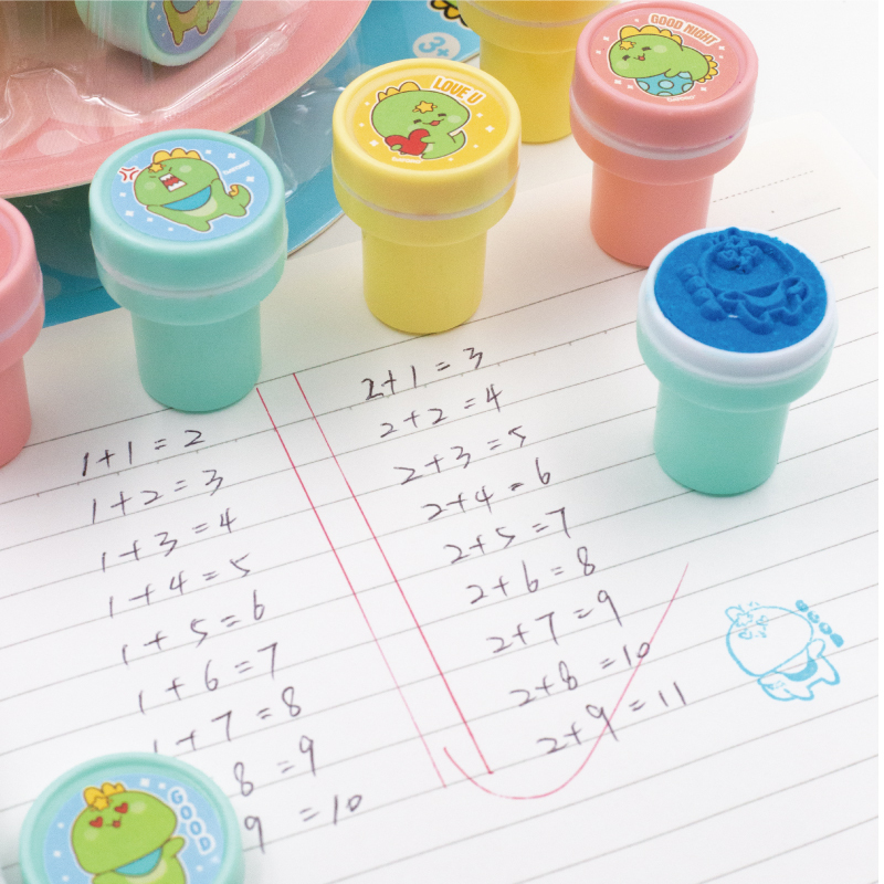 GATORO 6 pcs Cartoon Pattern Stamps | Suction Card Set