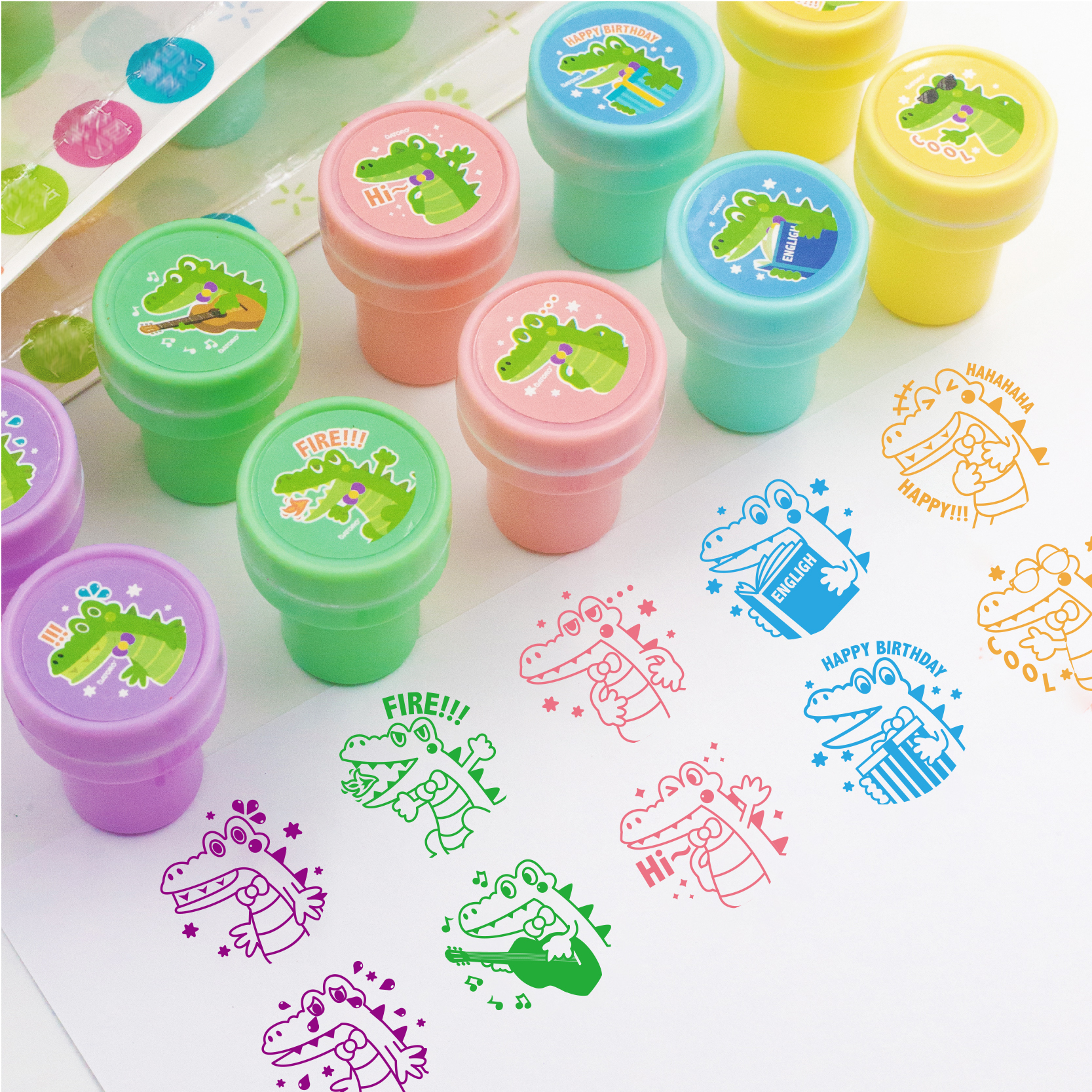 GATORO 10 pcs Cartoon Pattern Stamps | Suction Card Set