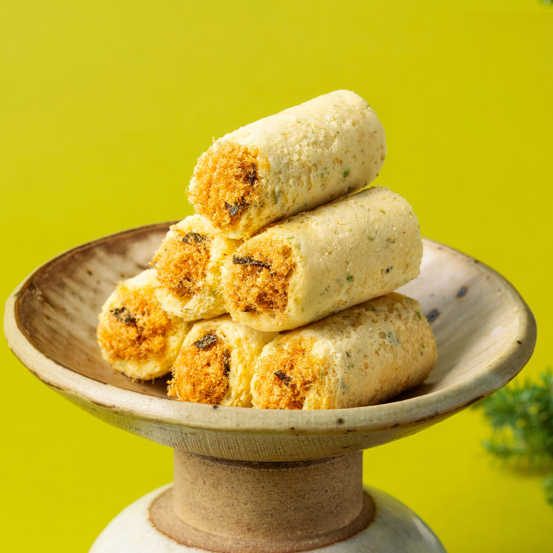 seaweed pork floss egg rolls close up crispy mini egg rolls singapore