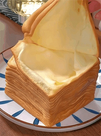 덴마크 왕실 빵집 장인이 정성스럽게 만든 물소 우유 크로와상 토스트