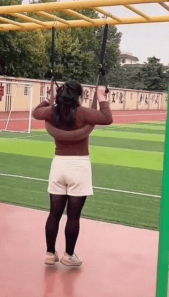 Honeycam 2025-02-22 18-00-13.gif