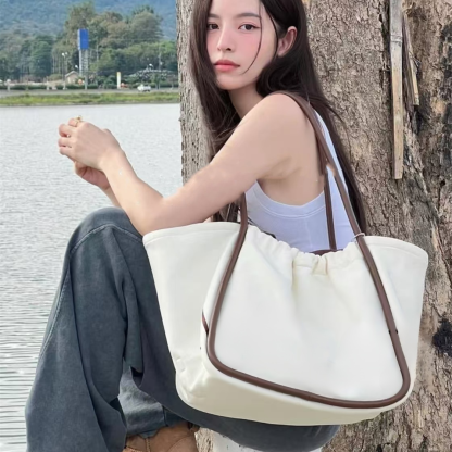 กระเป๋าโท้ทรุ่น M ลิมิเต็ด