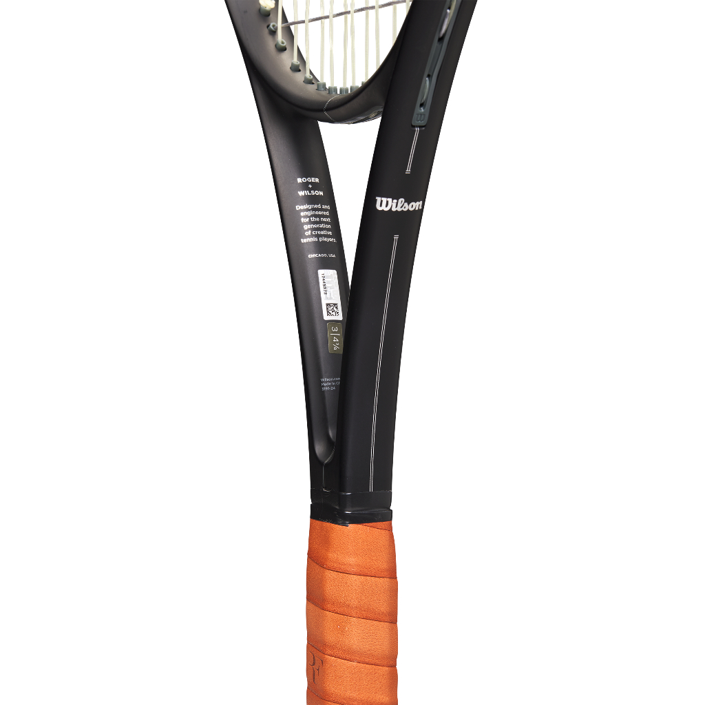 RF 01 PRO Performance Tennis Racket Unstrung WR151311U2