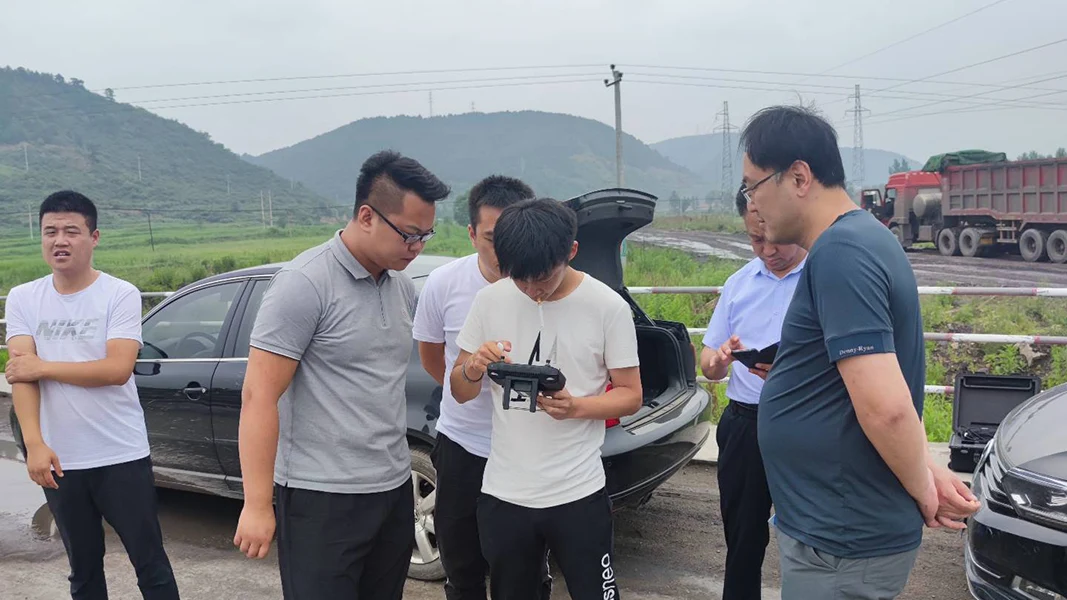 {"default":"Drone Display Teaching"}