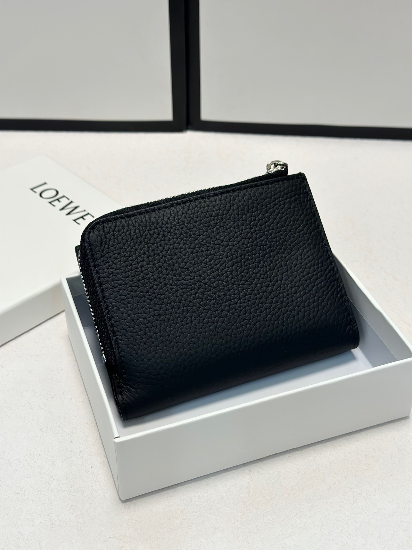 ロエベ アナグラム 二つ折り財布
