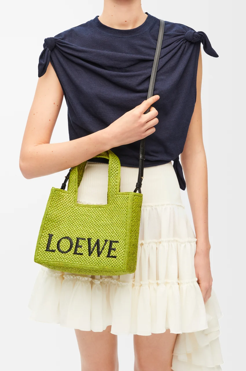 ロエベフォント トート スモール（ラフィア）