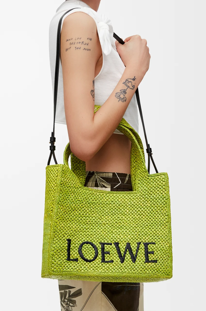 マロLOEWE ♡フォントトートラフィアスモール 2025年最新
