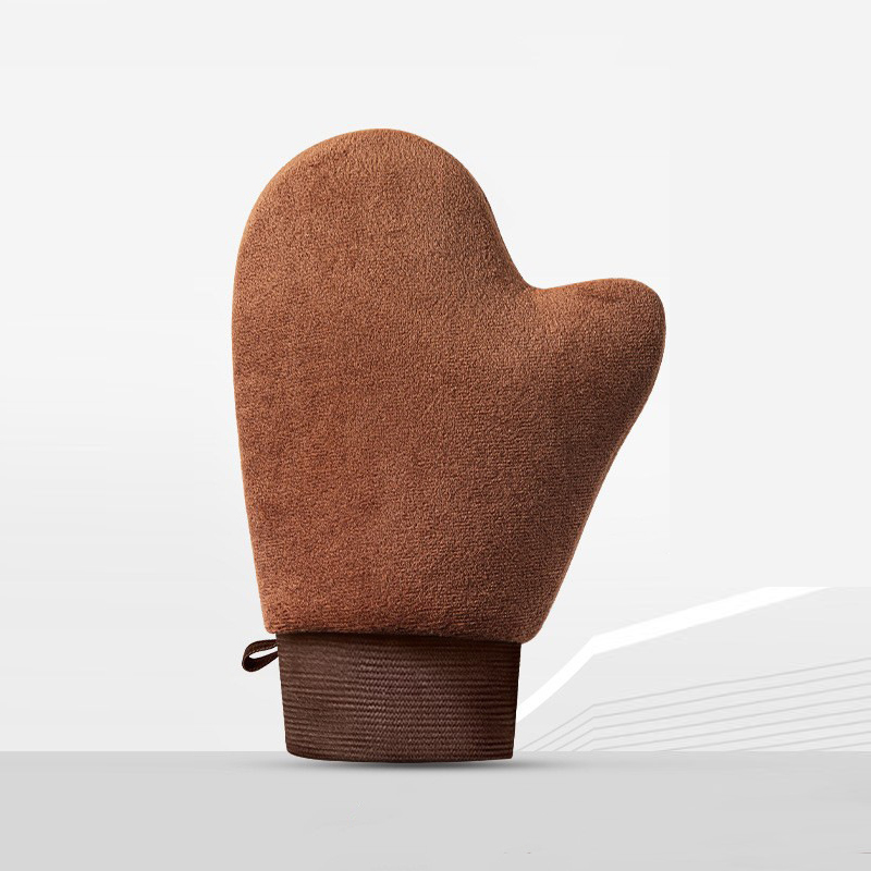 不想臉和脖子身體有色差買這個手套，塗身體素顏霜太方便了！