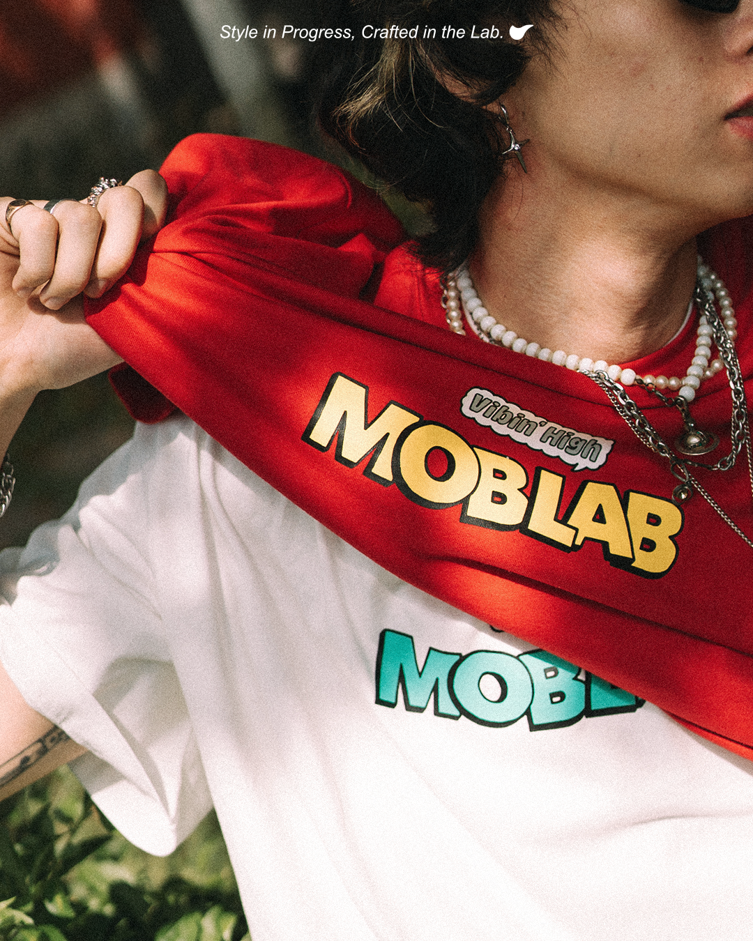 MOBLAB VIBIN' HIGH HAND DRAWING LOGO T-SHIRT