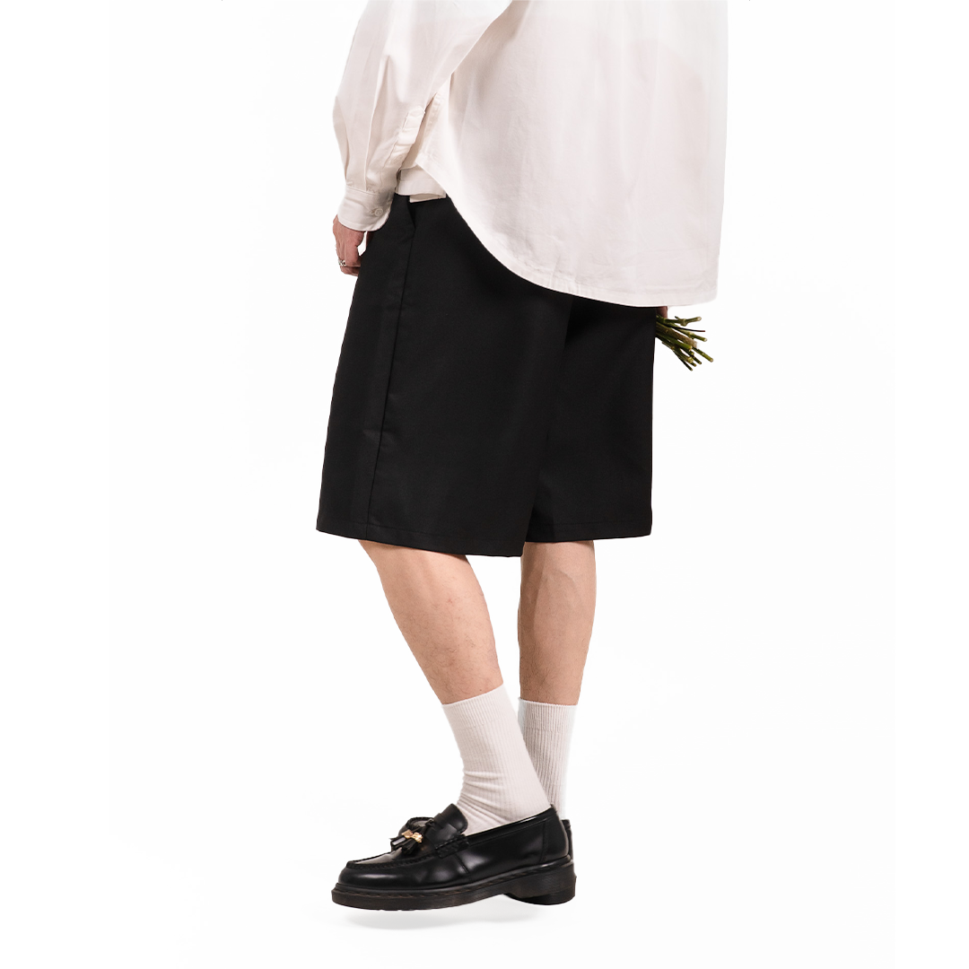 MOMO Pleated Suit Short Black