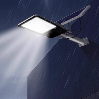 【照亮整個庭院】太陽能路燈