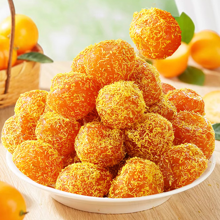 【咽喉伴侶】優選北緯 24°~26° 金桔，搭配枇杷、甘草等真材實料，低溫慢烘鎖鮮，果肉飽滿回甘