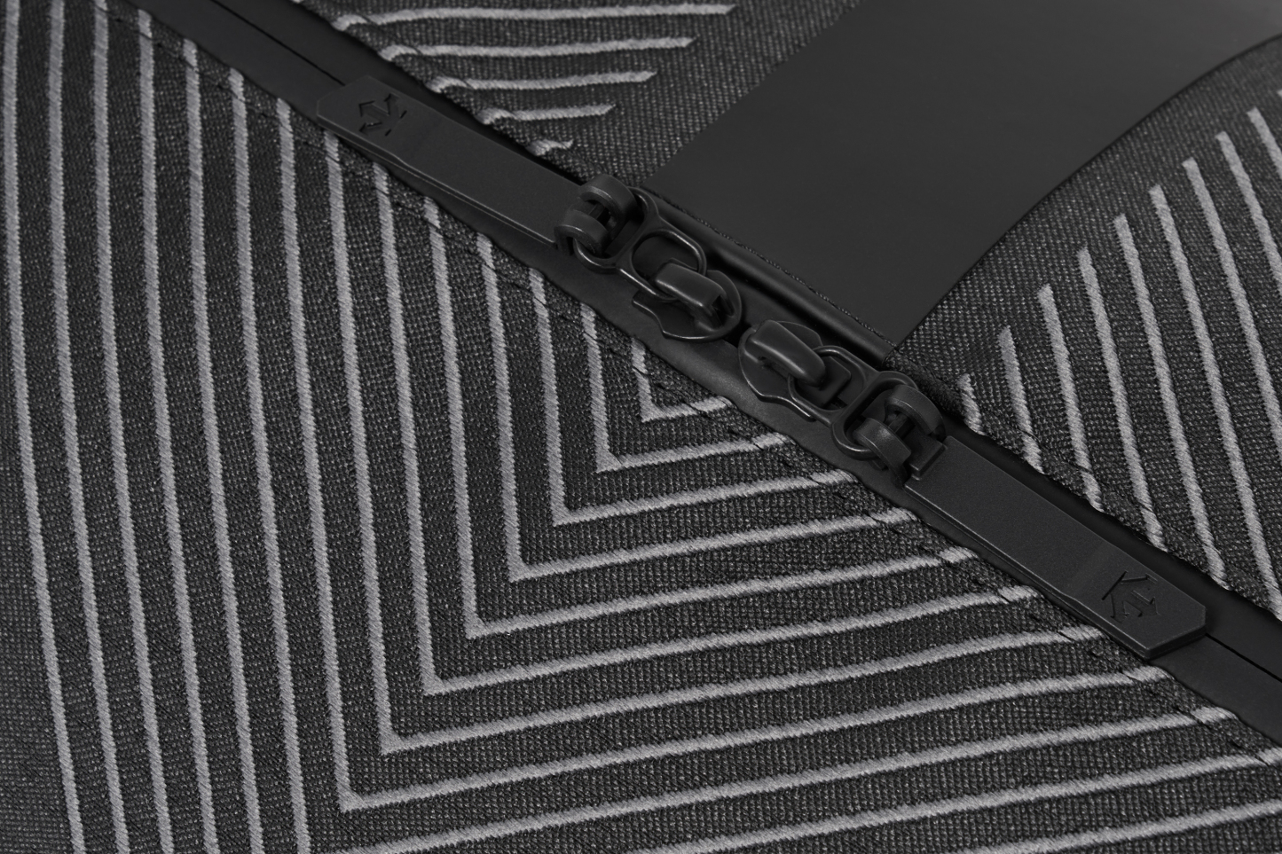 TRAINING Unisex Shoulder Bag