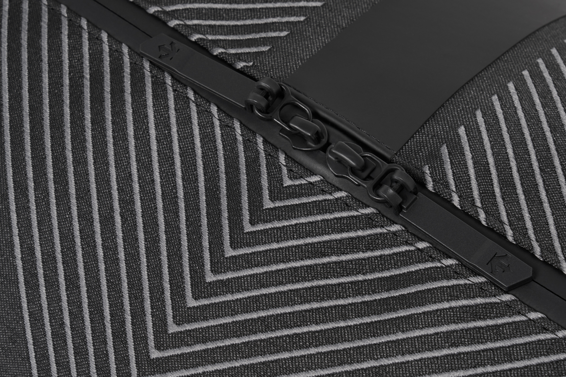 TRAINING Unisex Shoulder Bag