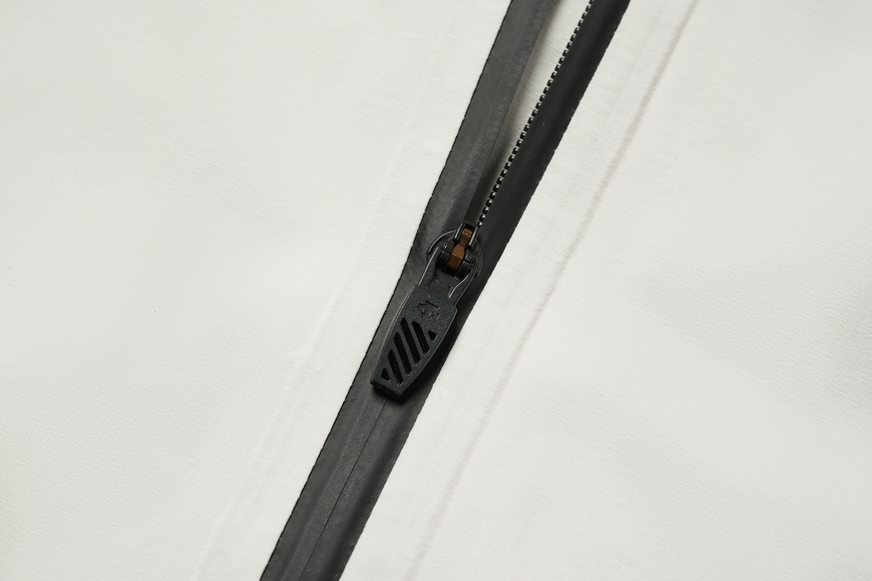 RUNNING Men Woven Jacket-Descente SG