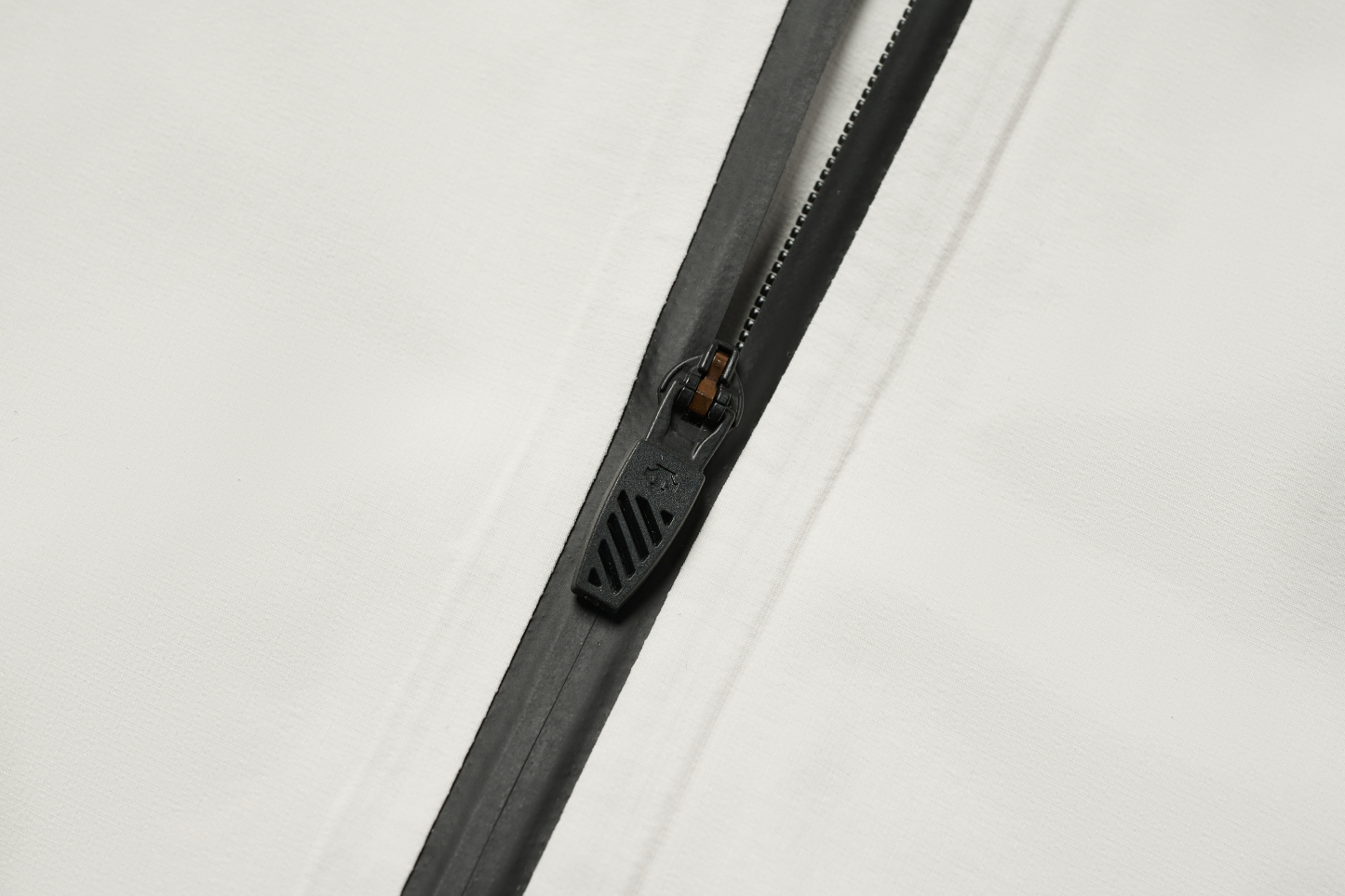 RUNNING Men Woven Jacket-Descente SG