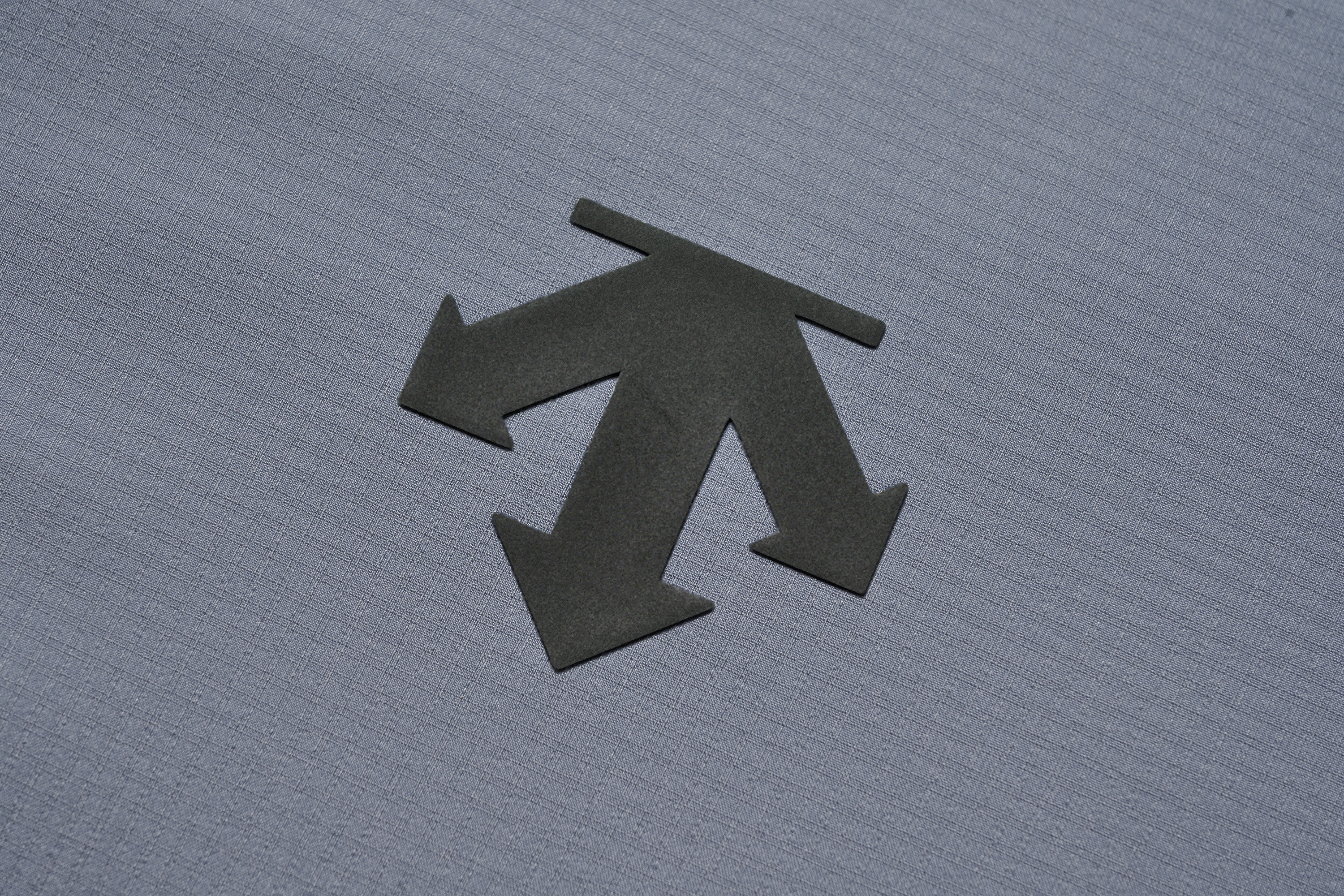 RUNNING Men Woven Jacket-Descente SG