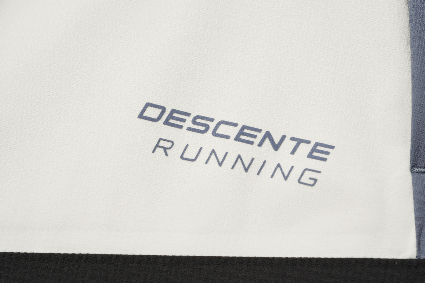 RUNNING Men Woven Jacket-Descente SG