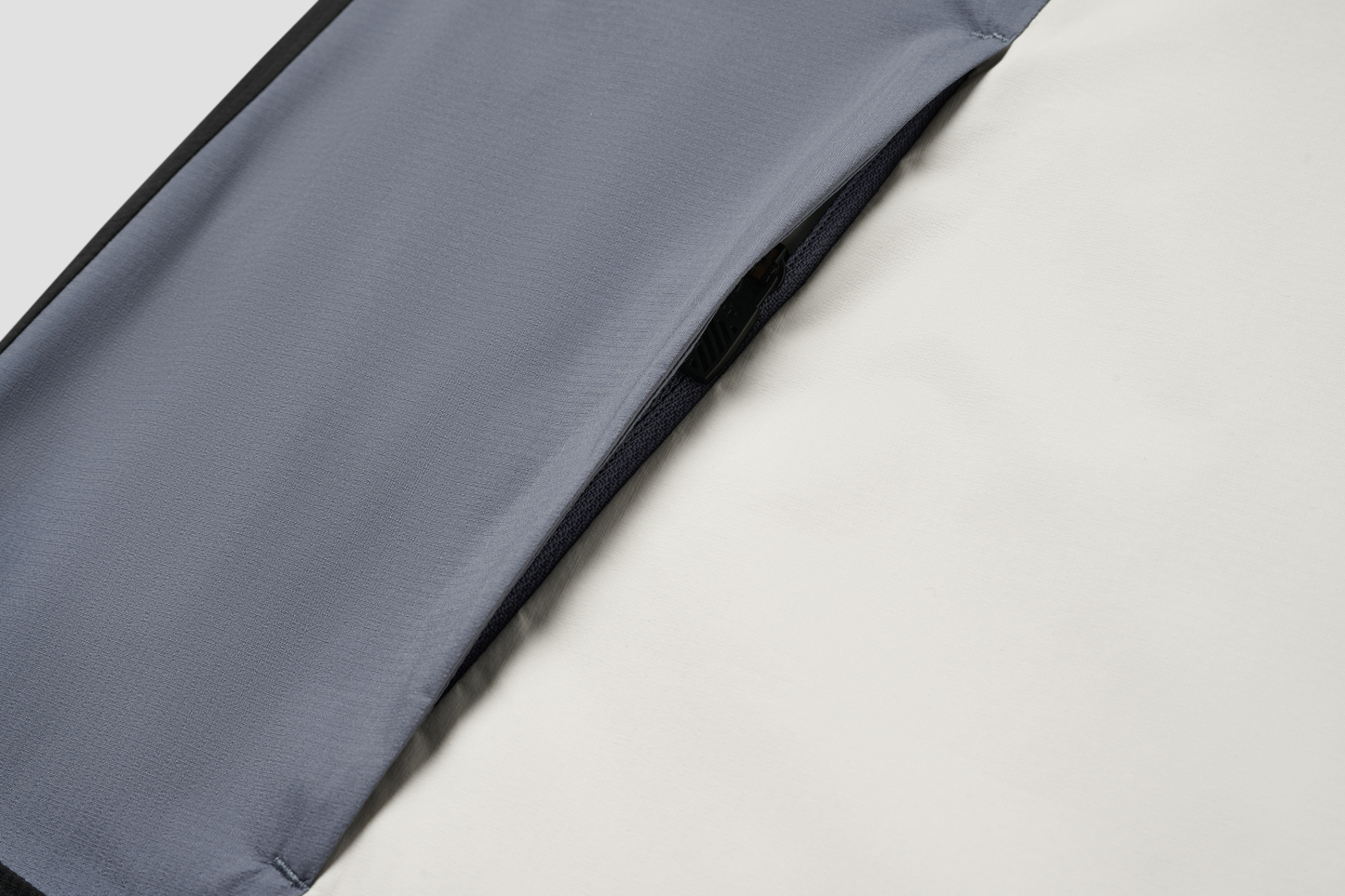 RUNNING Men Woven Jacket-Descente SG