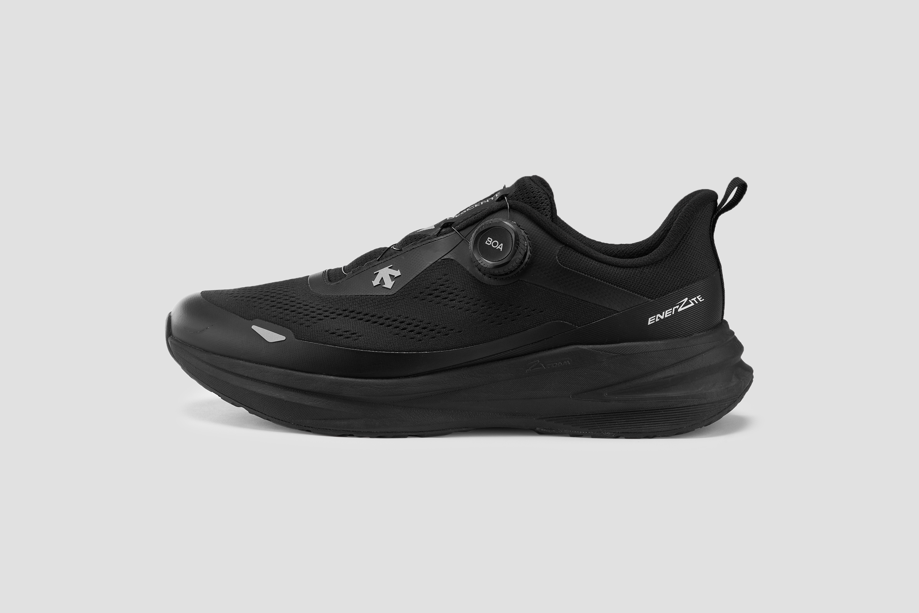 MEN'S RUNNING Series LAVITATE 3.0 WIRE Running Shoes – Descente SG