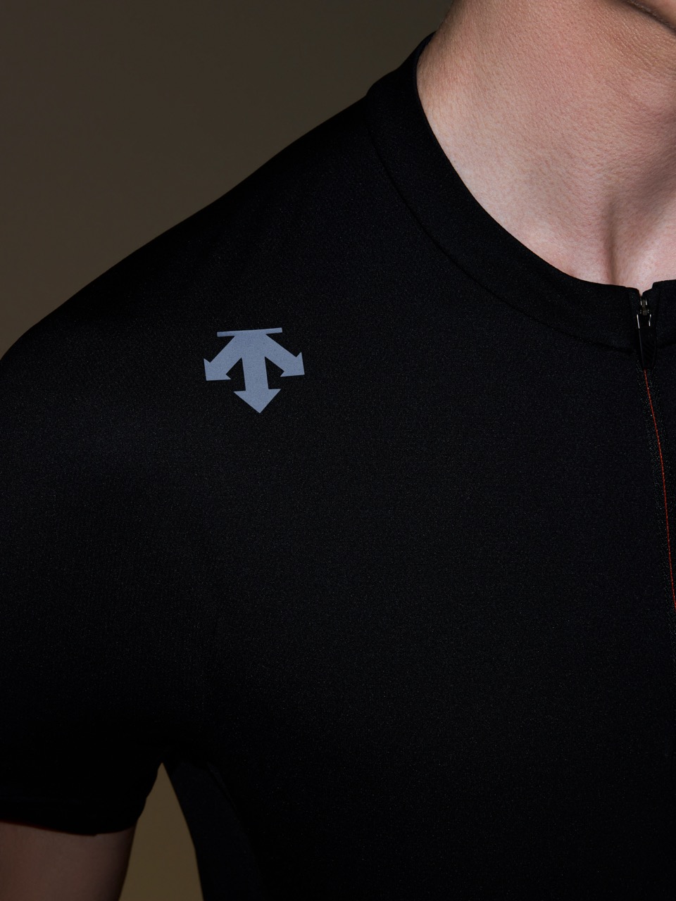 SHORT SLEEVE TEE | Running Tee | Men Running | descente SG
