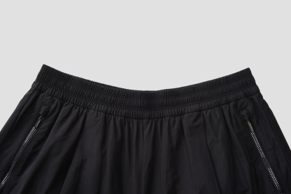 WOMEN'S STUDIO SHORTS