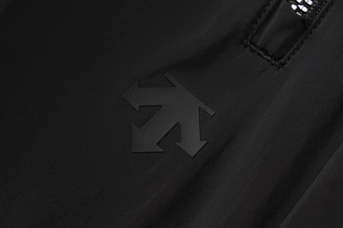 WOMEN'S STUDIO SHORTS