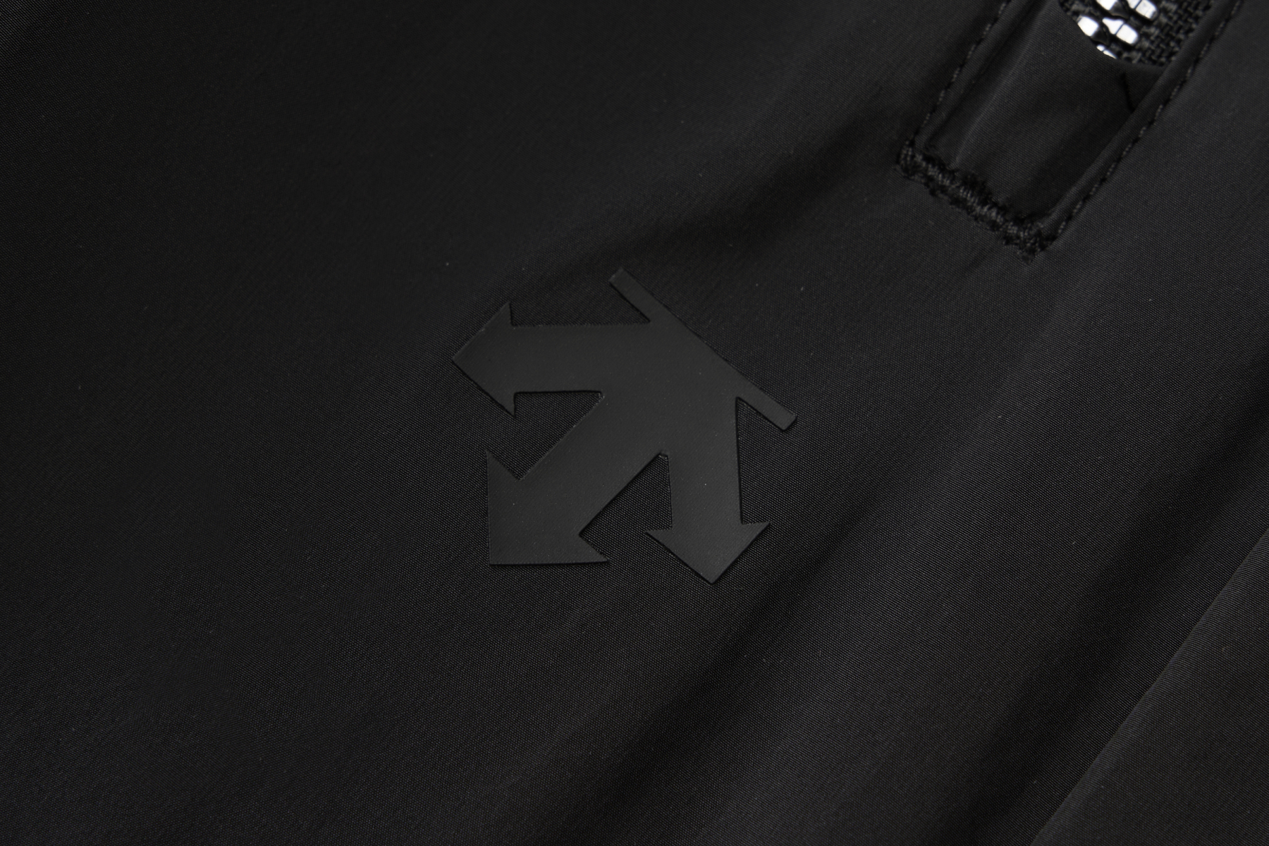 WOMEN'S STUDIO SHORTS