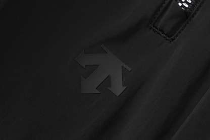 WOMEN'S STUDIO SHORTS