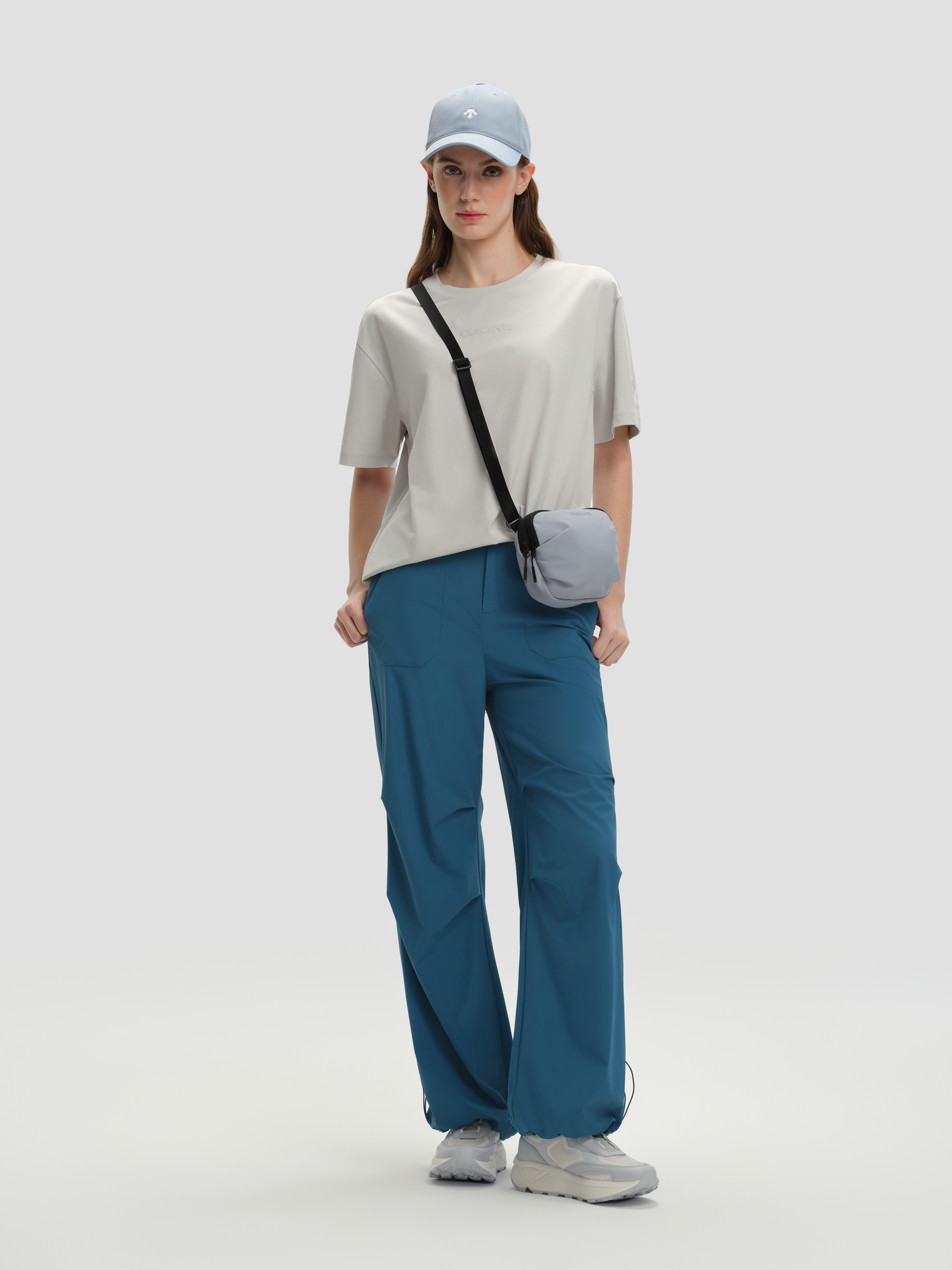 WOMEN'S STUDIO WOVEN PANTS