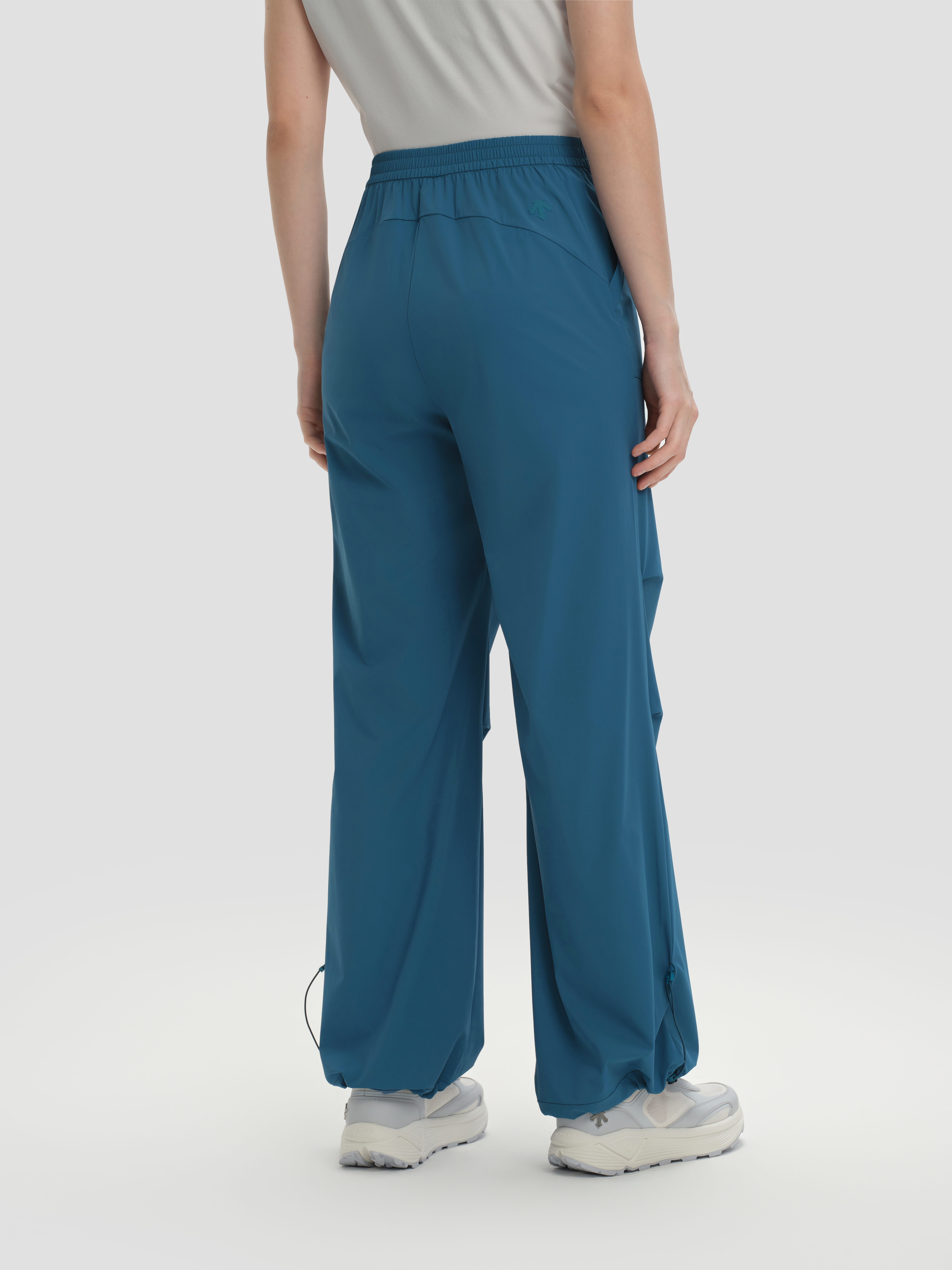 WOMEN'S STUDIO WOVEN PANTS