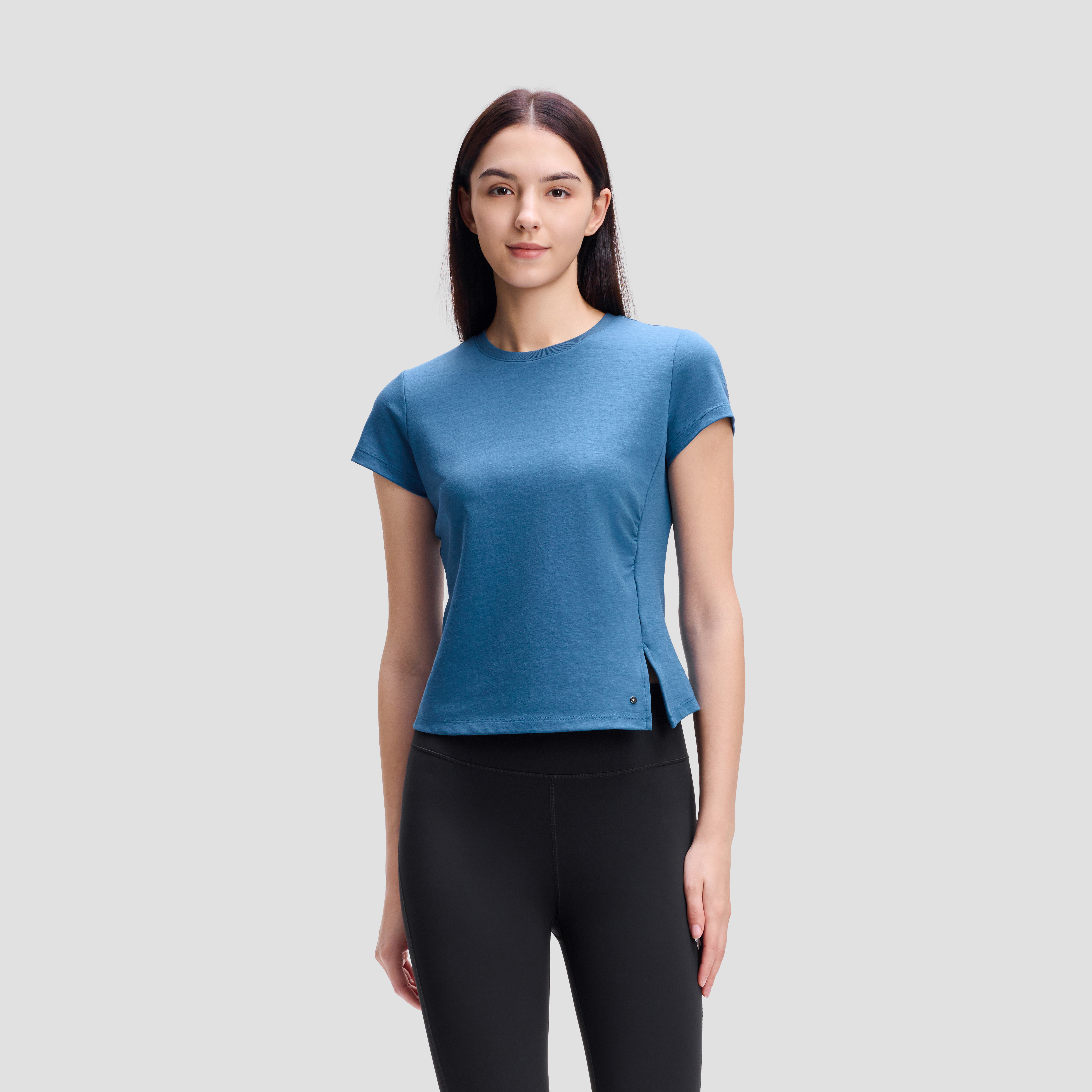 WOMEN'S STUDIO SHORT SLEEVE TEE