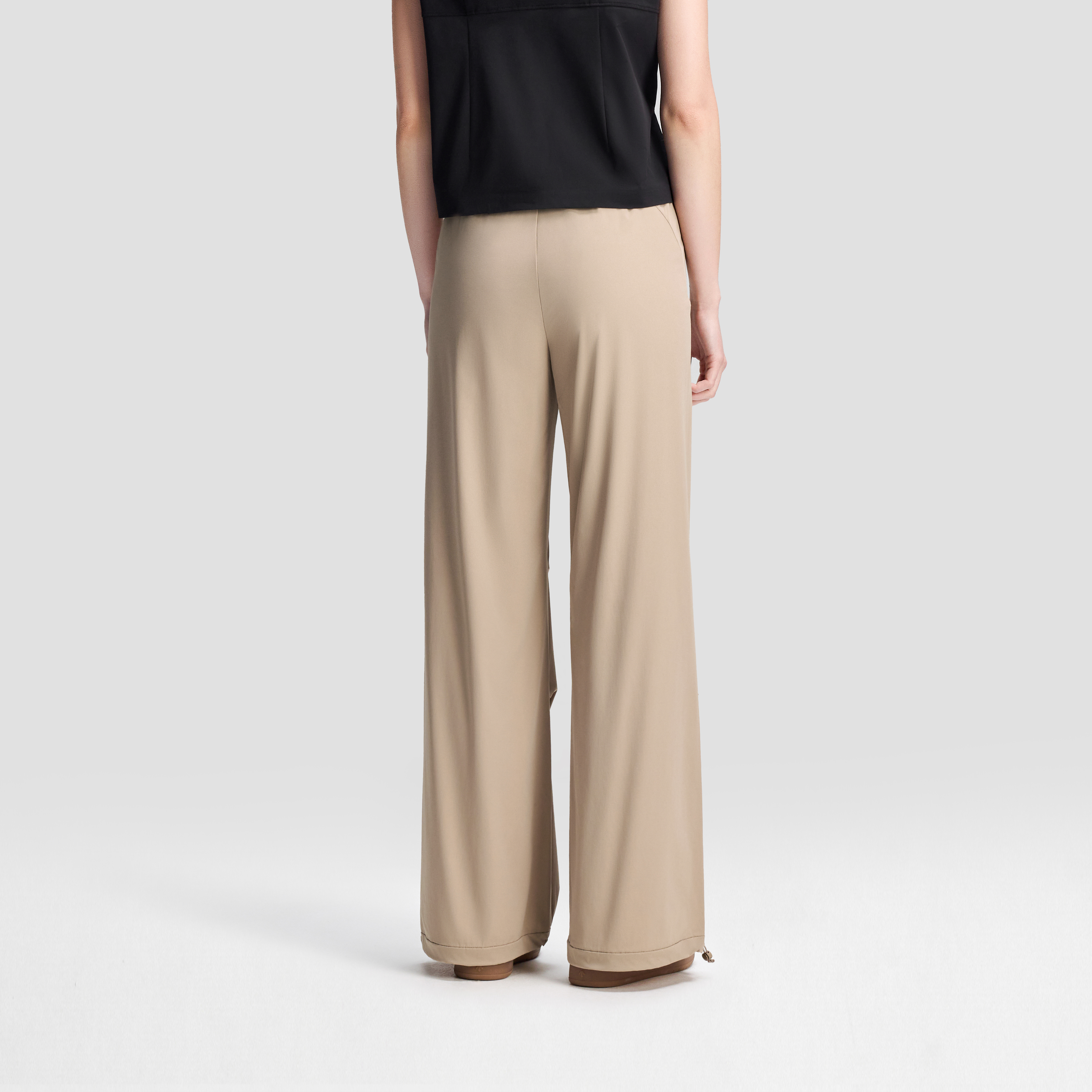 Women's Studio Woven Sports Pants