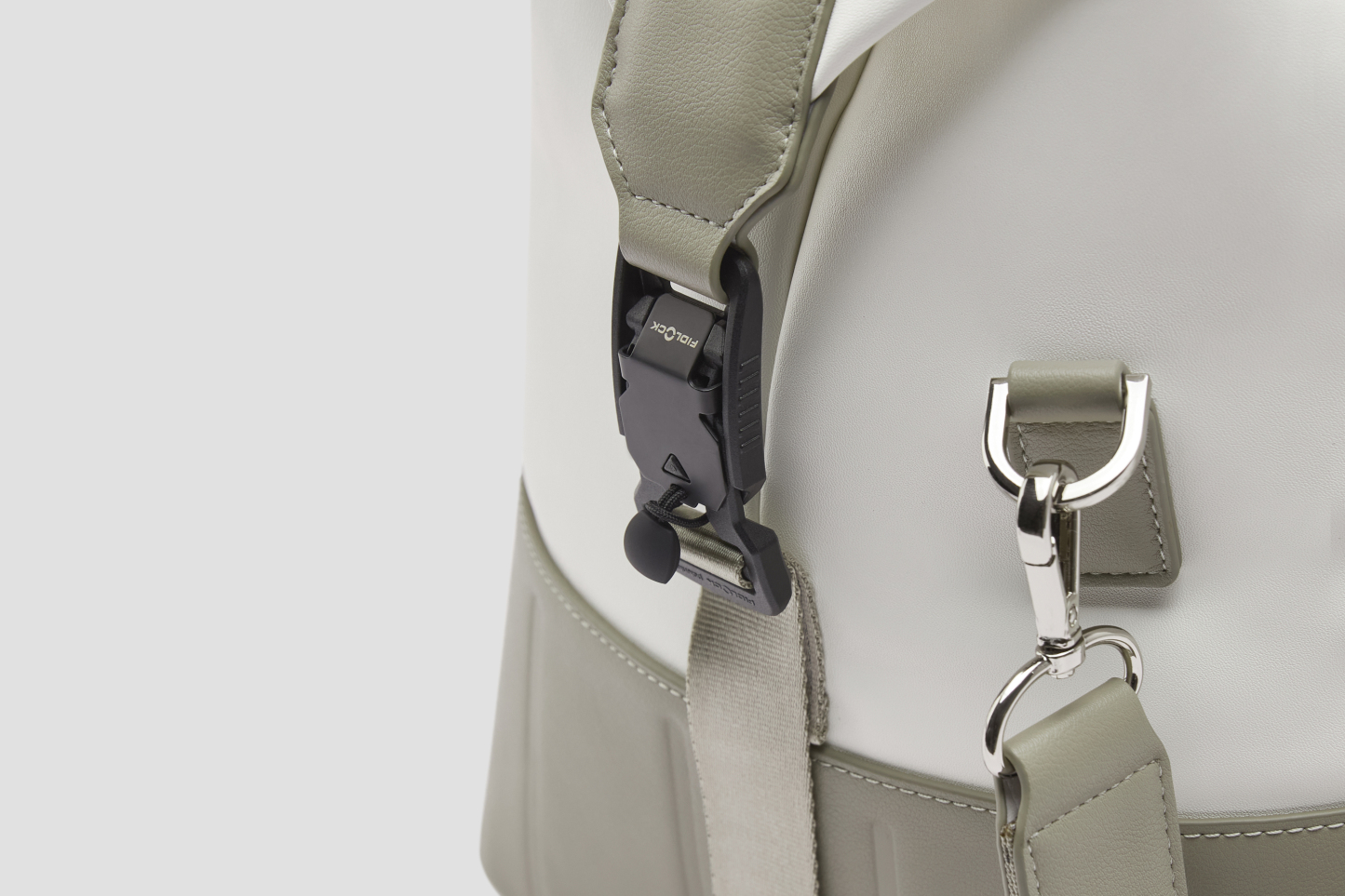 GOLF FIELD Shoulder Bag-Descente SG