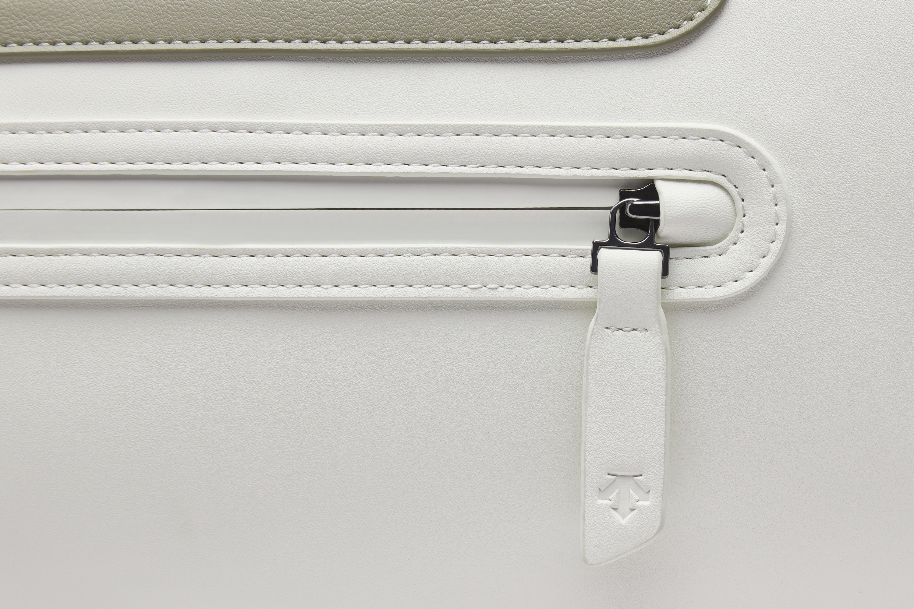 GOLF FIELD Shoulder Bag-Descente SG