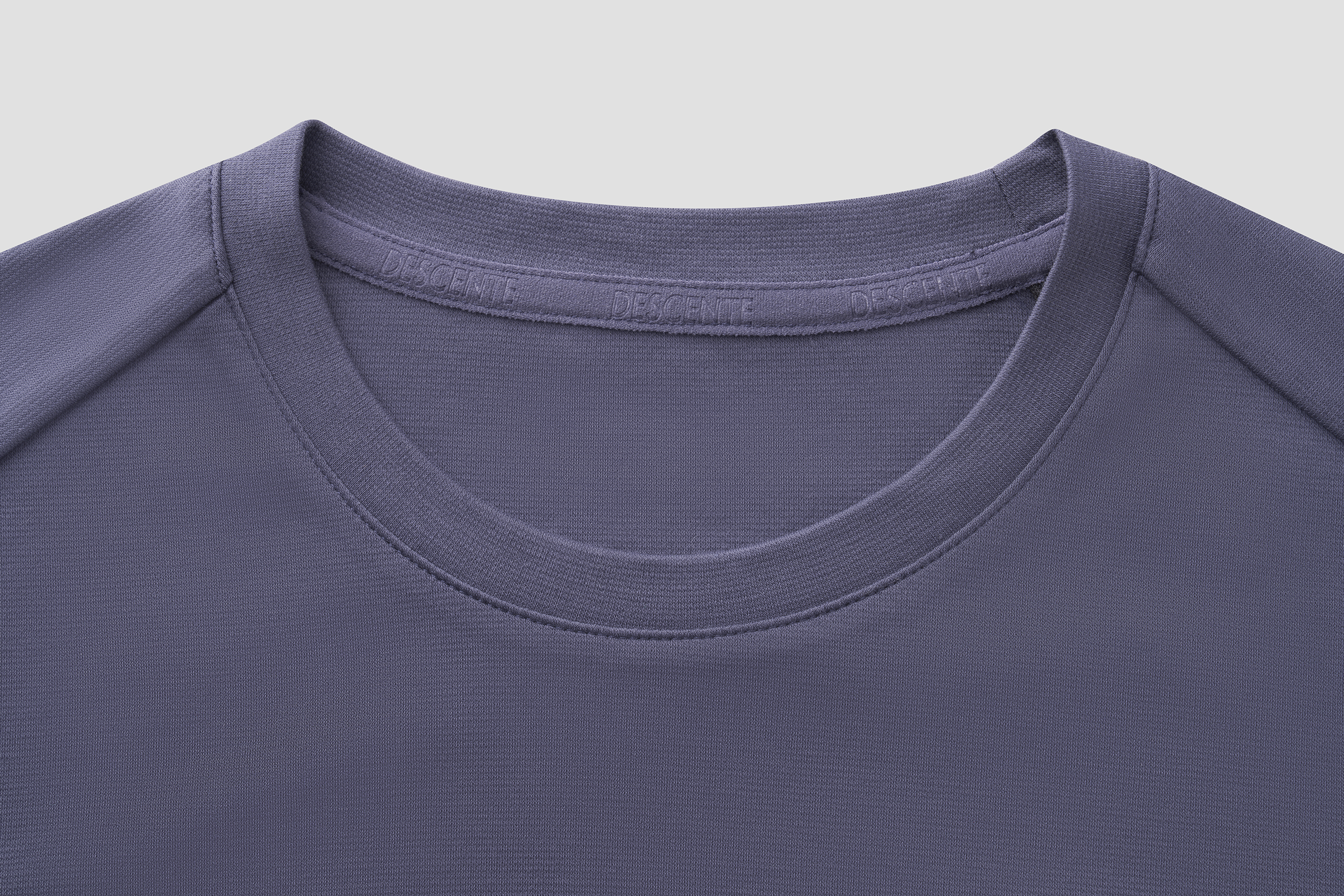WOMENâ€™S STUDIO Womens Long Sleeve Tee