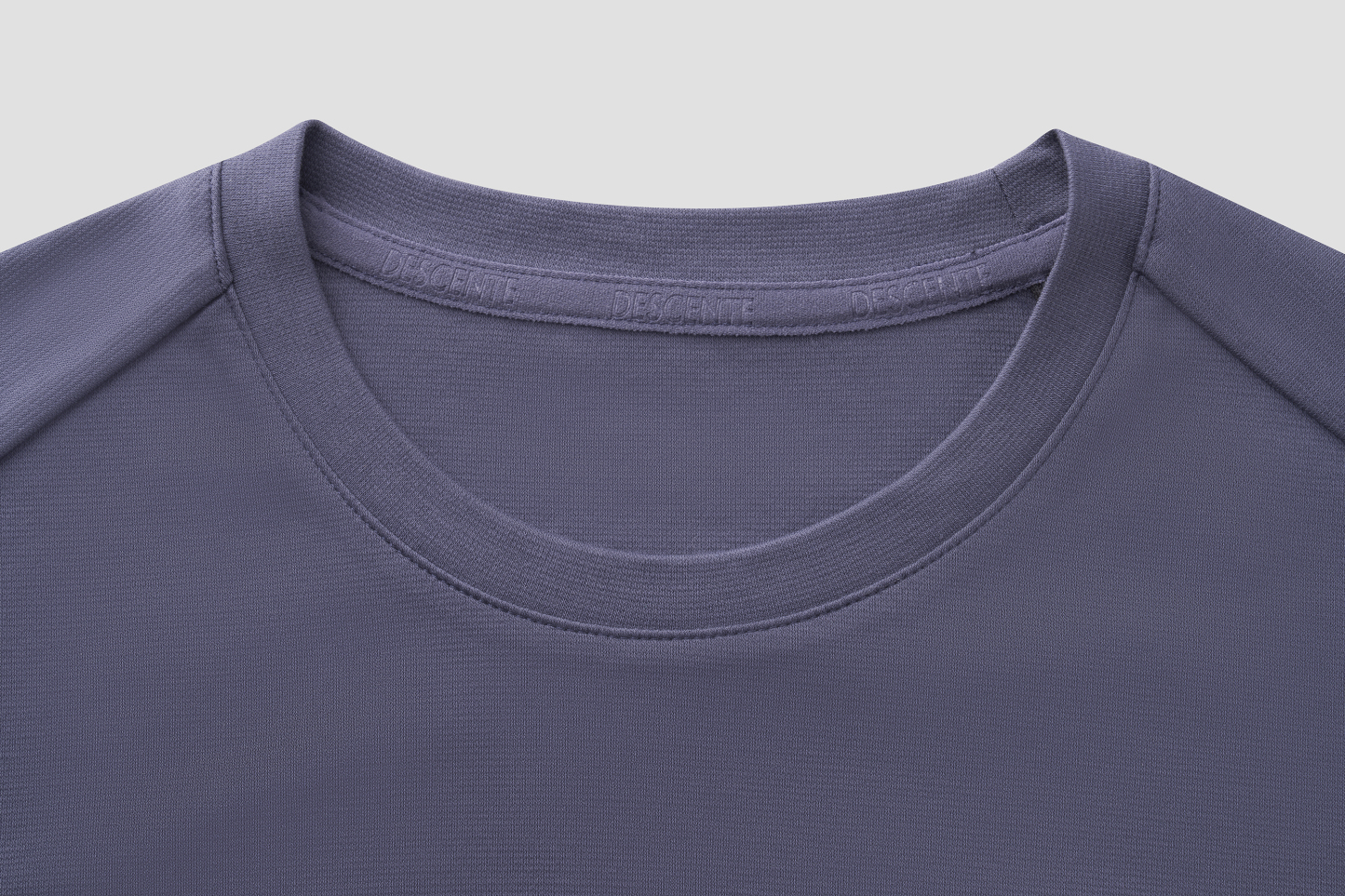 WOMENâ€™S STUDIO Womens Long Sleeve Tee