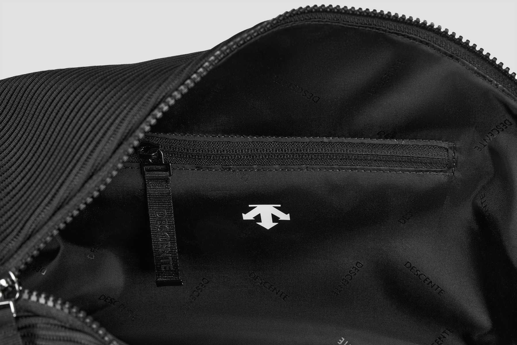 TRAINING Women Crossbody Bag