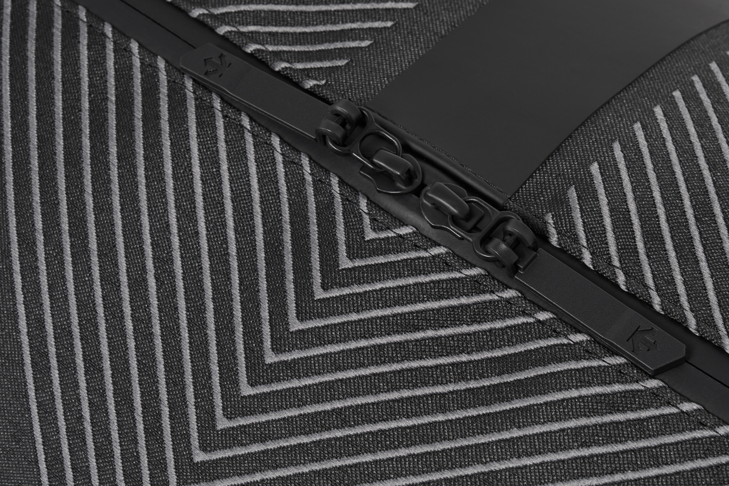 TRAINING Unisex Shoulder Bag