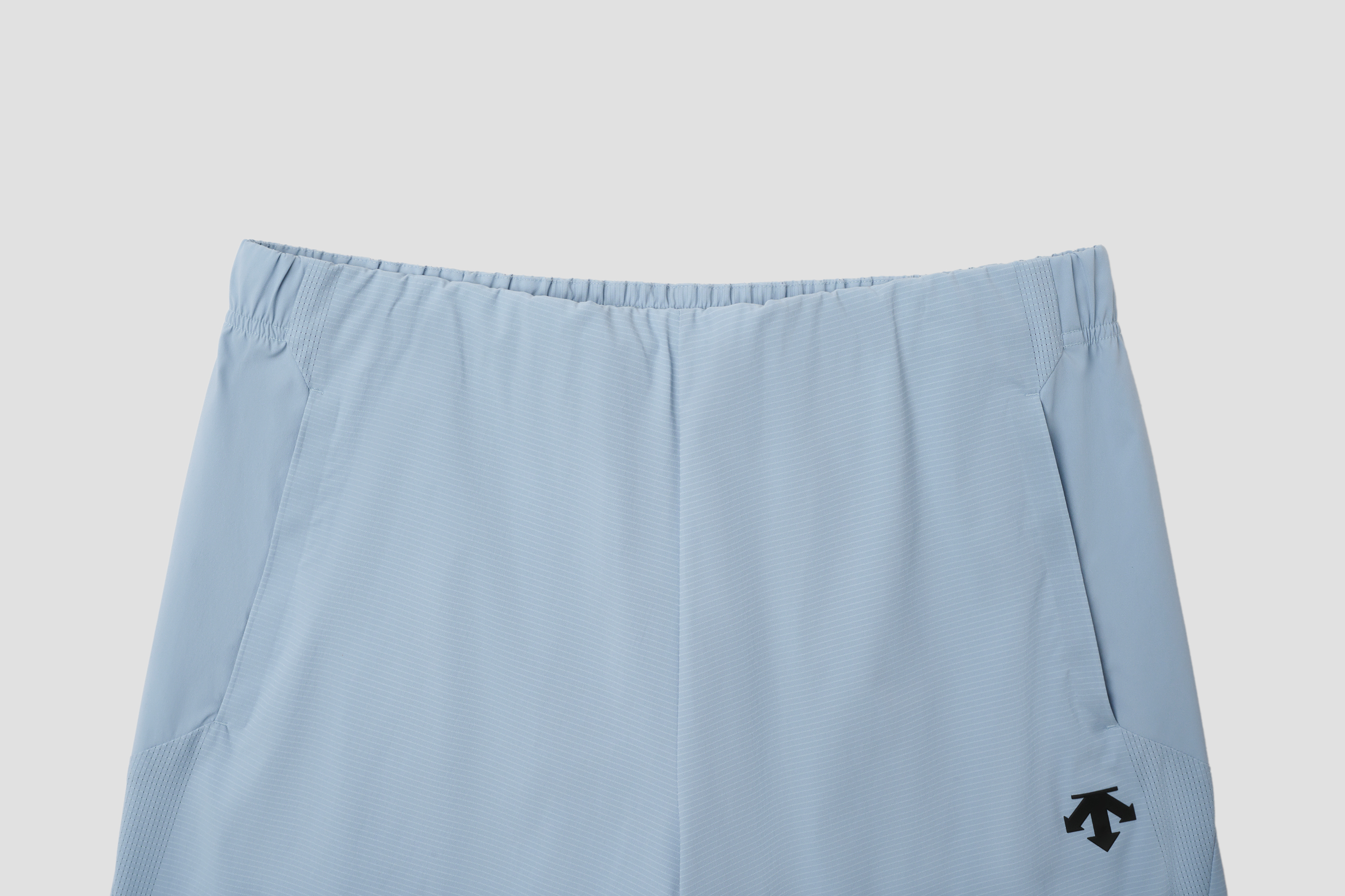 TRAINING Men Woven Shorts