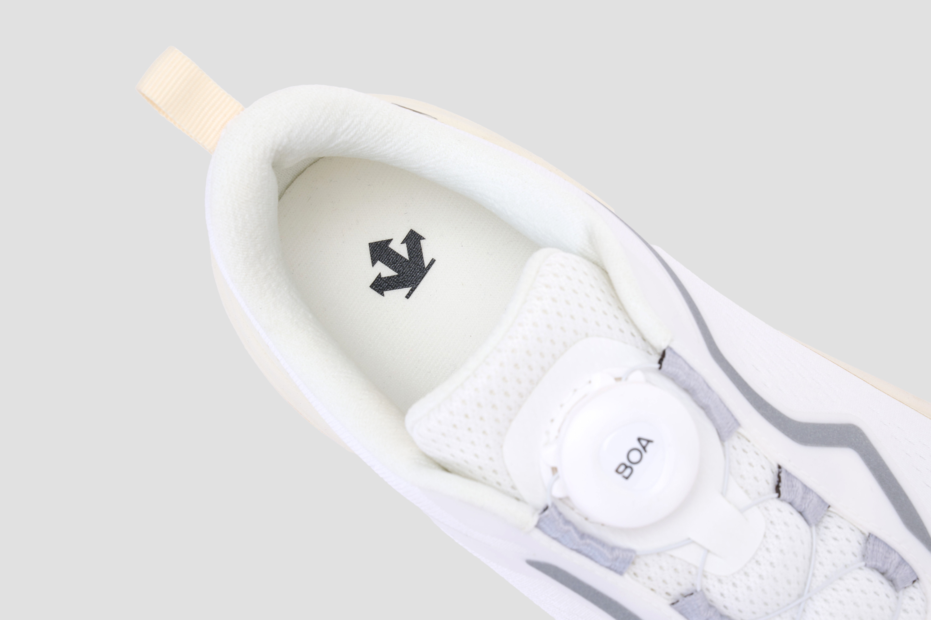 PERFORMANCE Women LAVITATE AIR WIRE 3.0