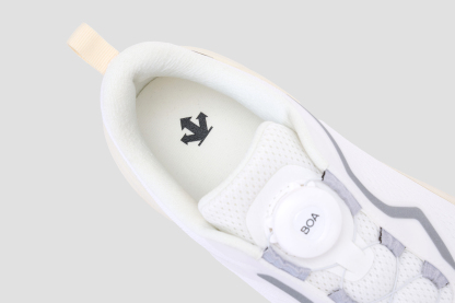 PERFORMANCE Women LAVITATE AIR WIRE 3.0