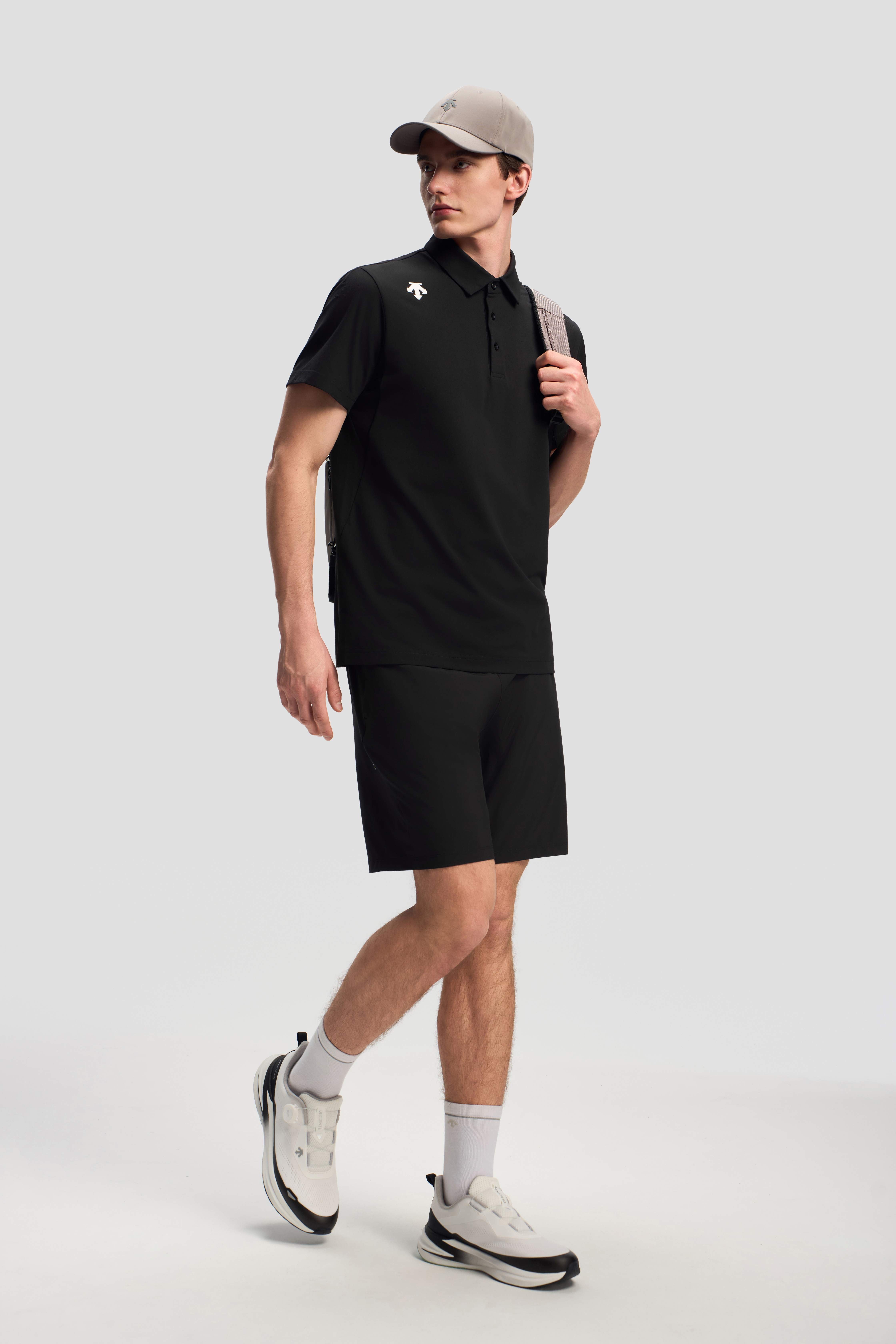 TRAINING Men Woven Shorts
