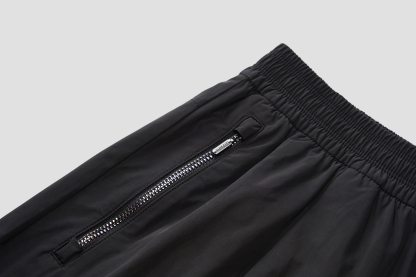 WOMEN'S STUDIO SHORTS