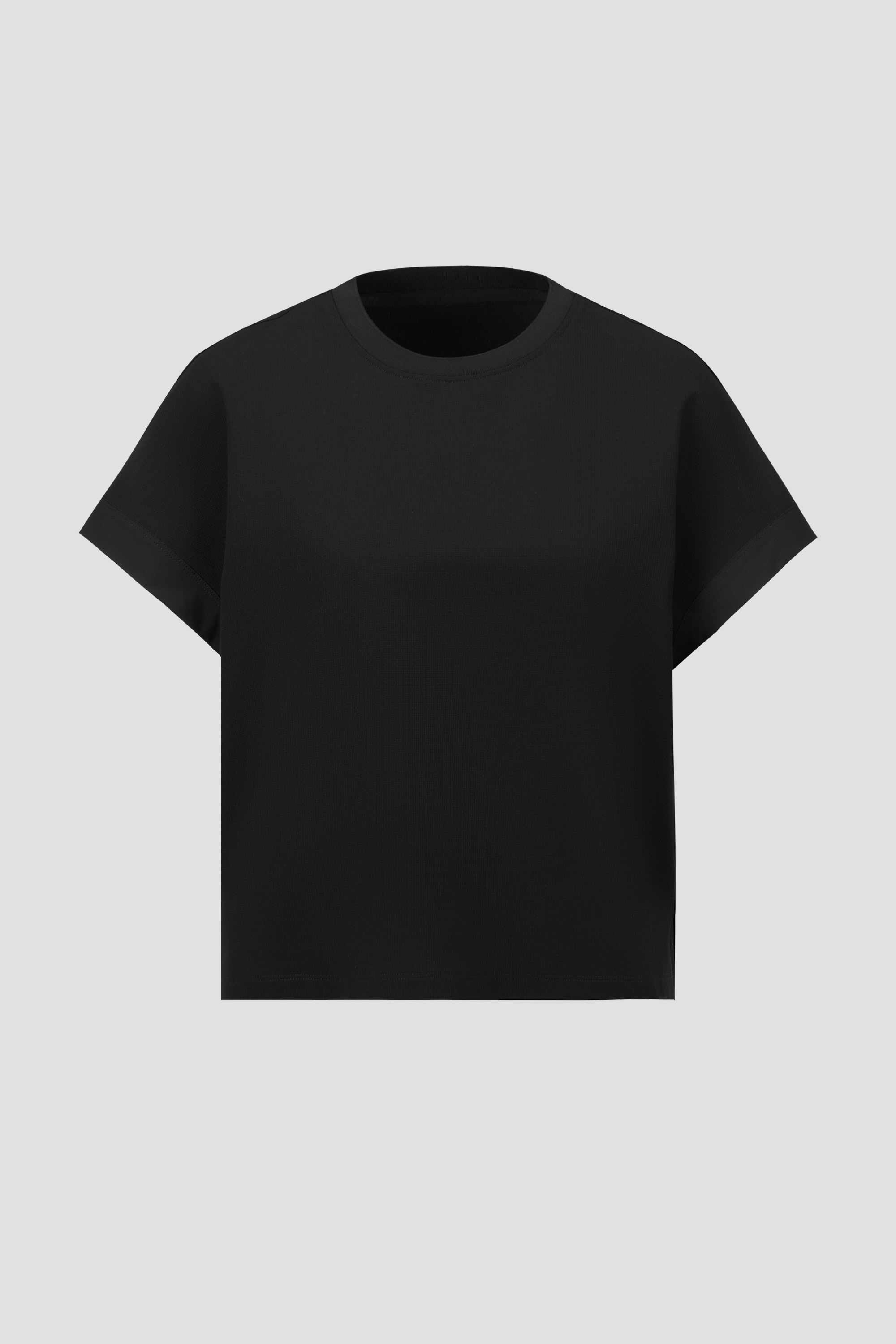 WOMEN'S STUDIO SHORT SLEEVE TEE