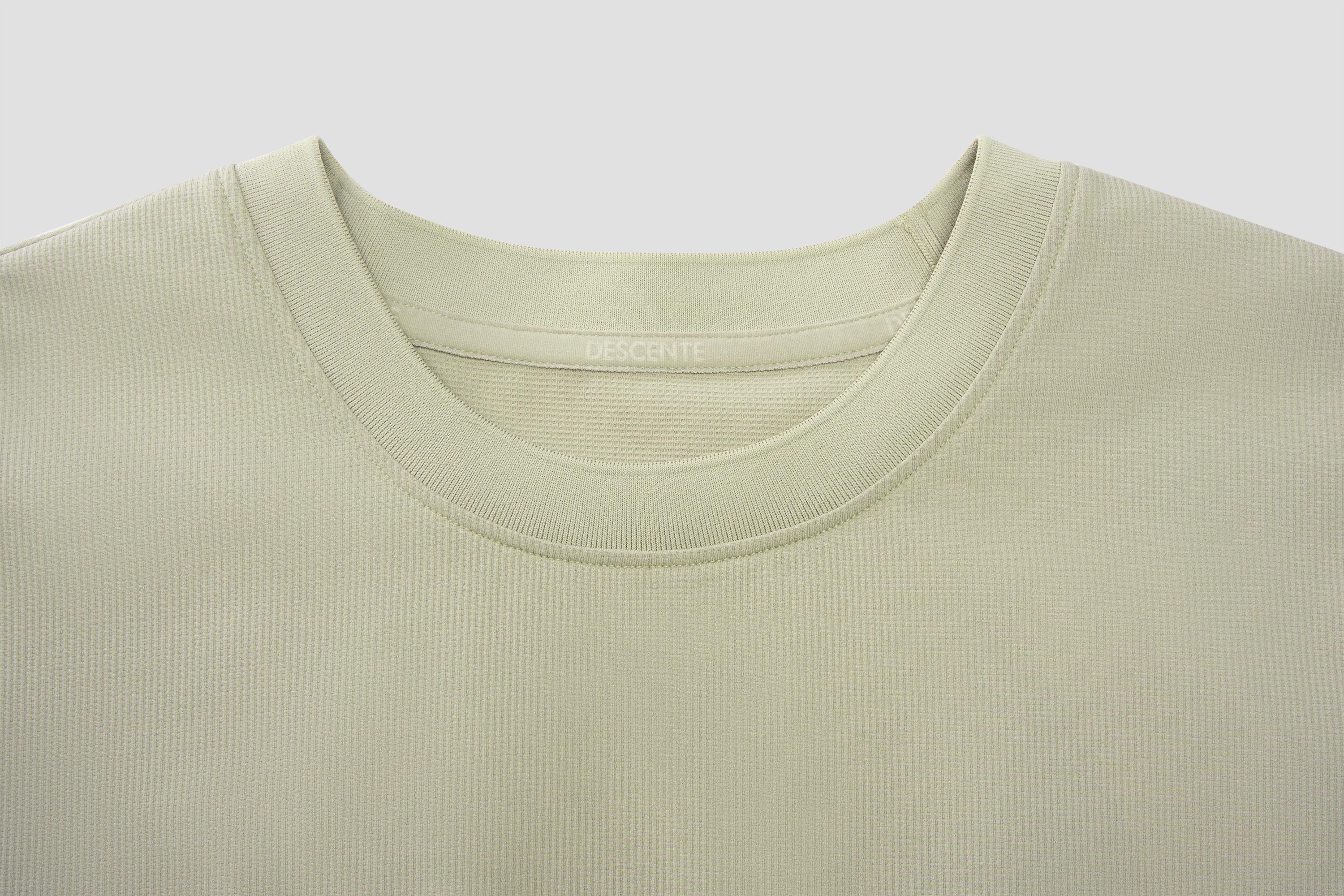 WOMEN'S STUDIO SHORT SLEEVE TEE