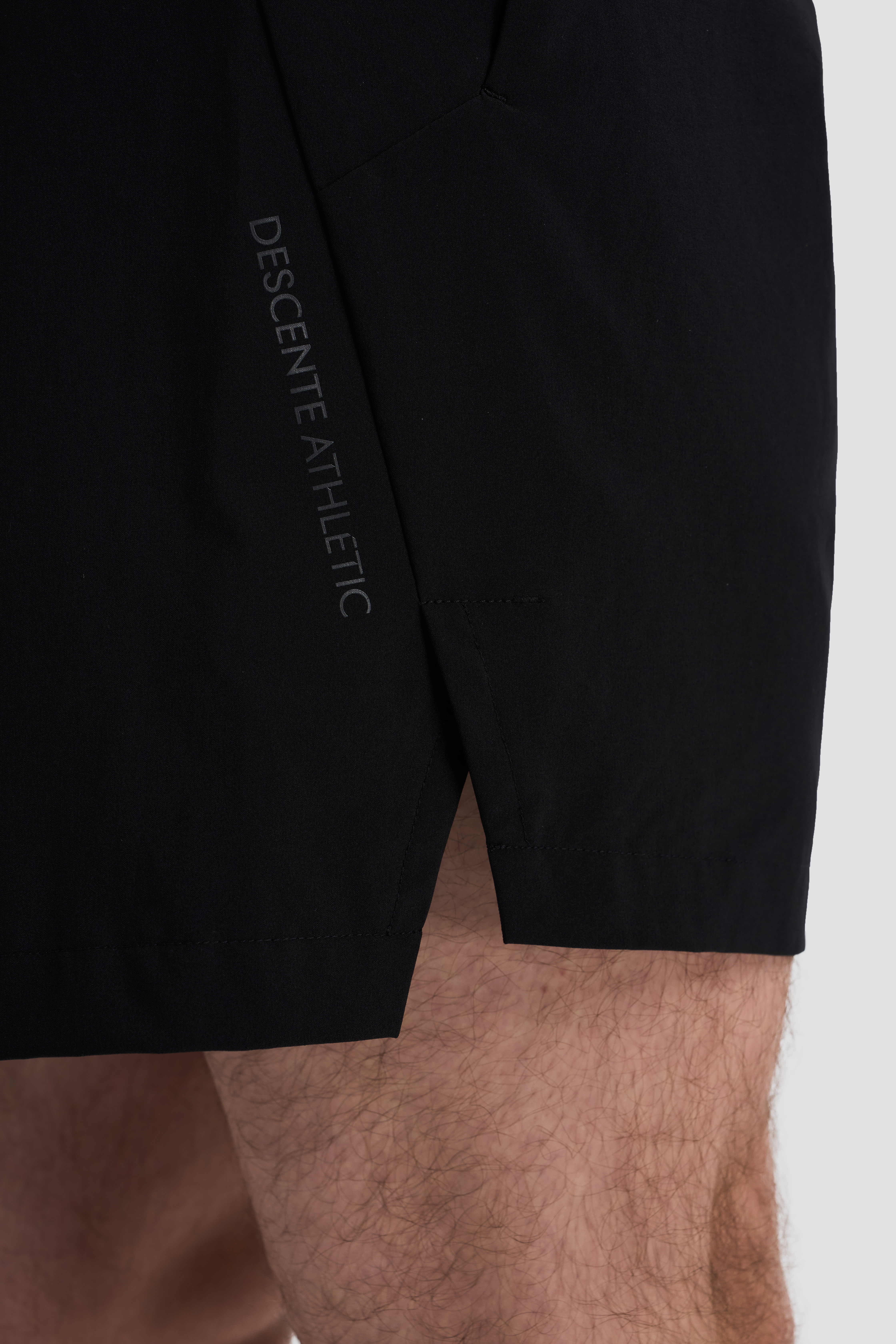 TRAINING Men Woven Shorts