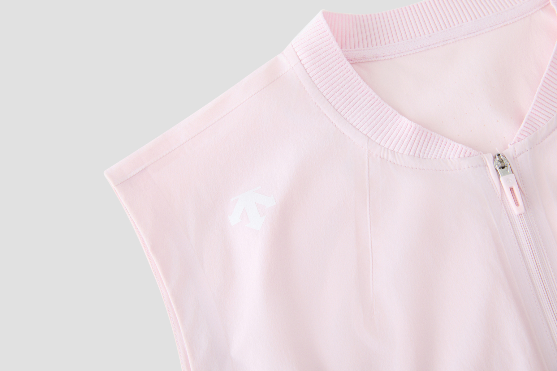 GOLF PRO WOMEN WOVEN VEST